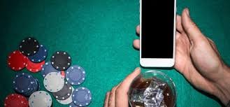 re98 Slots MMK ငွေသွင်းကာ ကစားနေသောမြင်ကွင်း